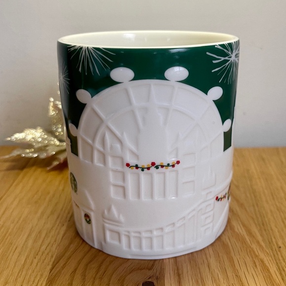 2015 Starbucks London Relief Mug Green W/ White Skyline Christmas Holiday 18oz - Picture 3 of 7
